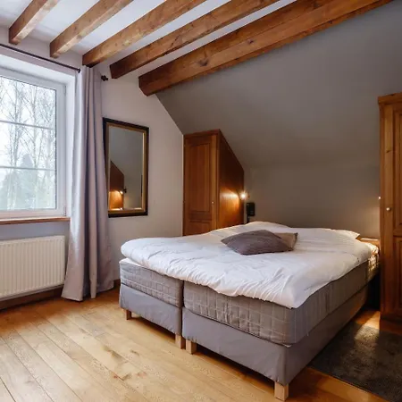 D'alle Hotel Mouzaive